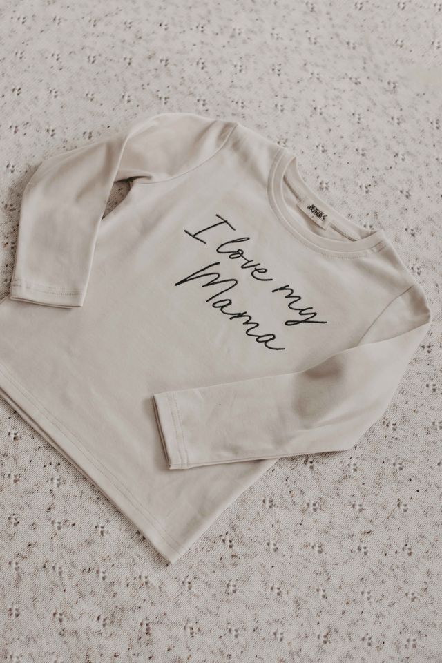 Bencer & Hazelnut I Love My Mama Bodysuit/Long Sleeve Top