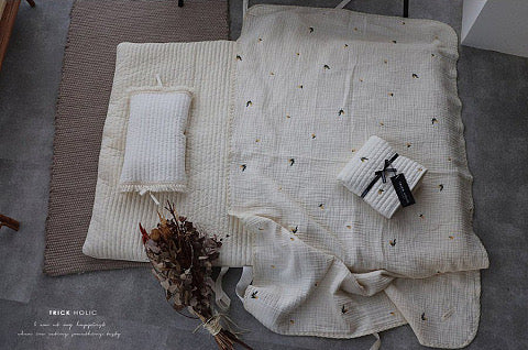 Trick Holic 6 Layers Gauze Embroidery Blanket - Lemon