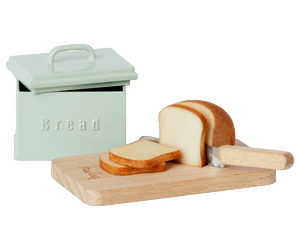 Maileg Miniature bread box w. cutting board and knife
