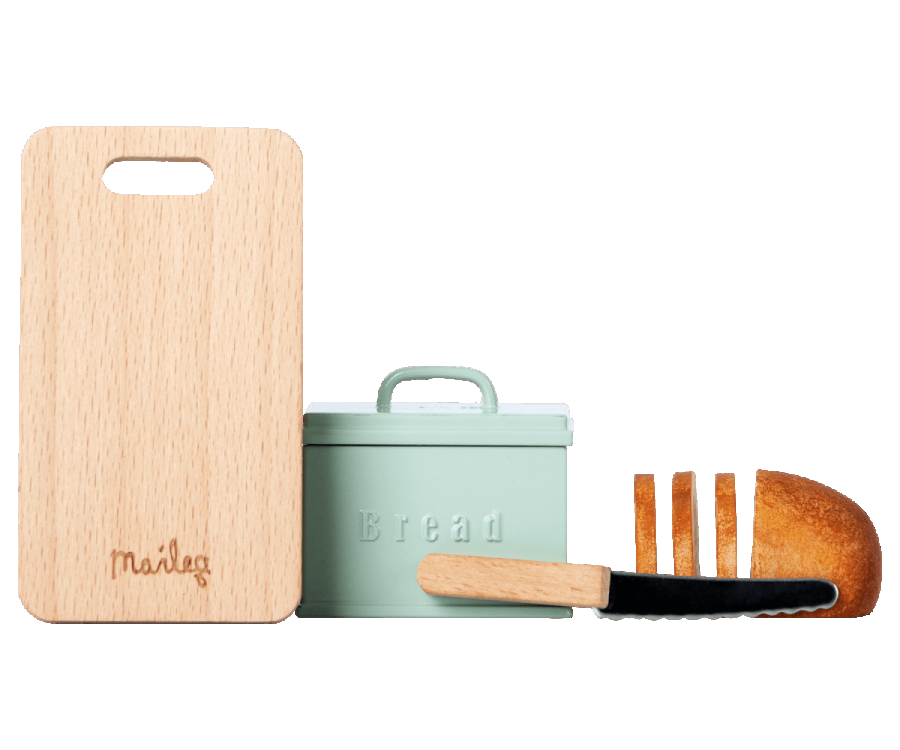 Maileg Miniature bread box w. cutting board and knife